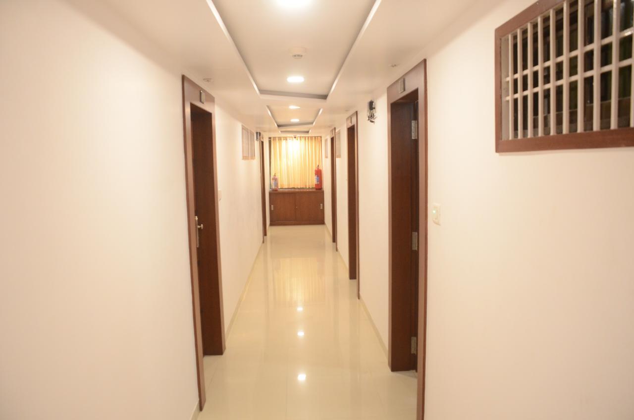 Hotel Ideal Vadodara Exterior foto