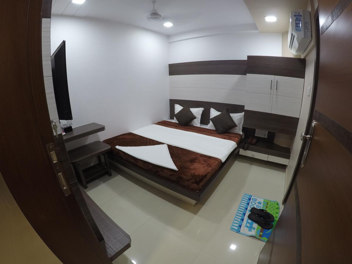 Hotel Ideal Vadodara Exterior foto
