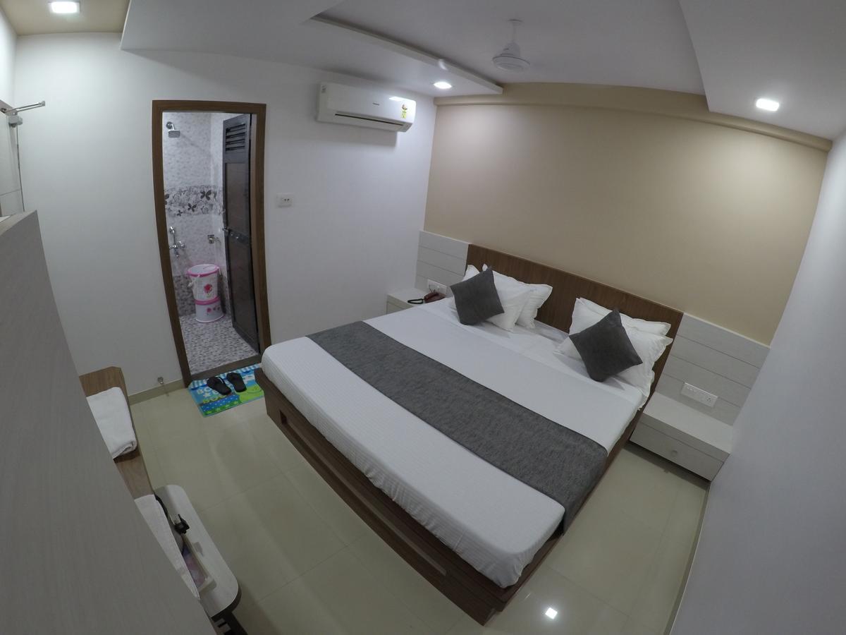 Hotel Ideal Vadodara Exterior foto